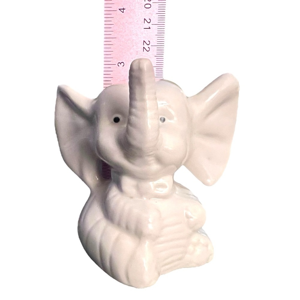 Vintage Lucky Elephant Ring Holder Trinket Figurine Trunk Up White Ceramic 3” - Picture 7 of 9
